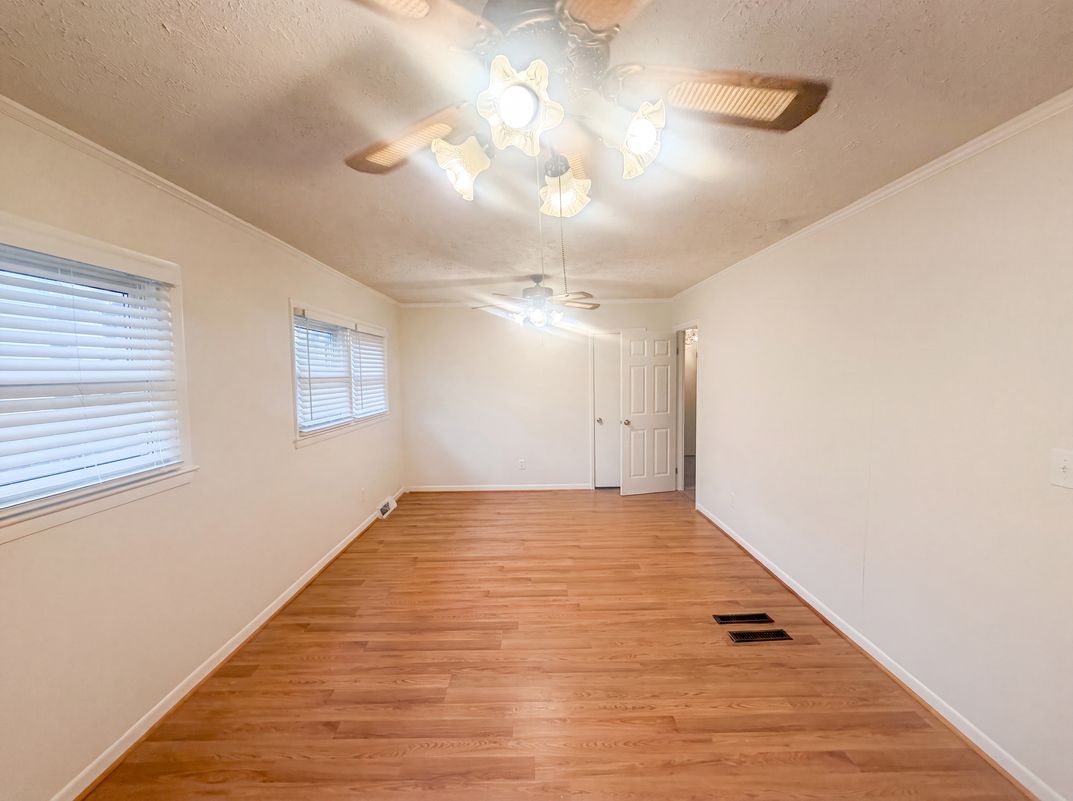 Photo 7 of 16 of 608 E Morehead St, Reidsville, NC