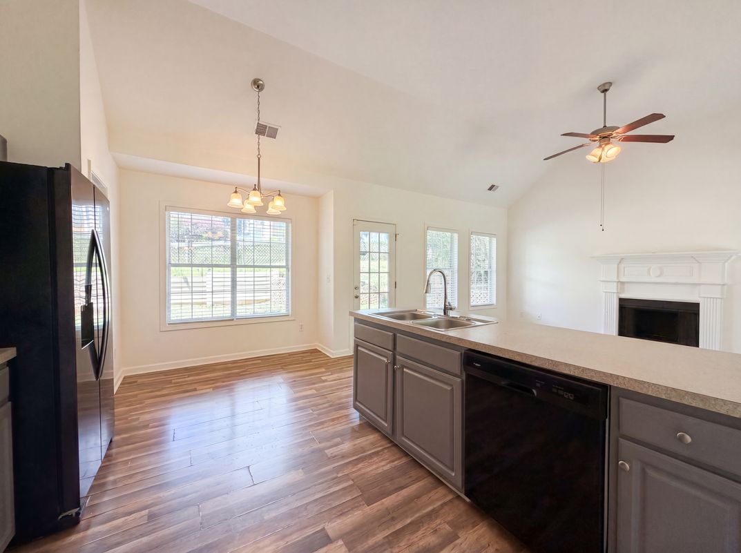 Photo 2 of 22 of 3912 McGuire Way NW, Kennesaw, GA