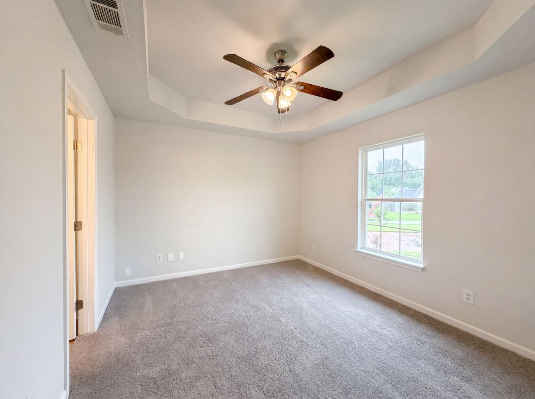 Photo 4 of 21 of 1125 Sima Shabat Ct, La Vergne, TN