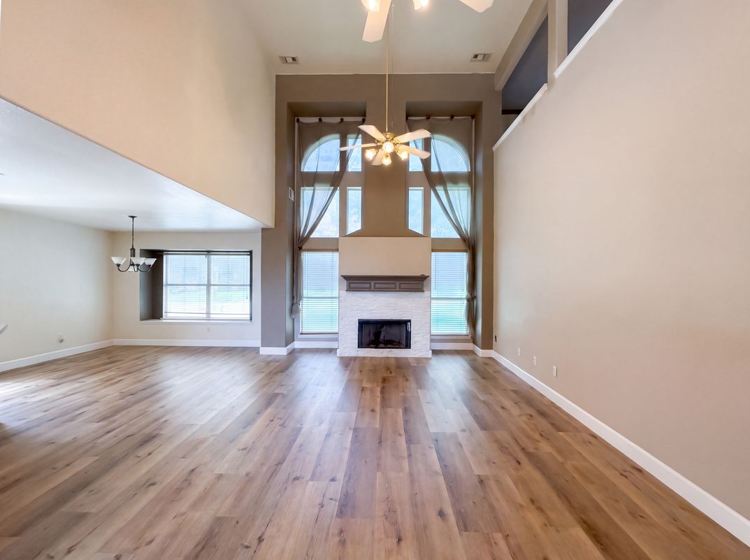 Photo 3 of 27 of 106 Forestview Rd, Hickory Creek, TX
