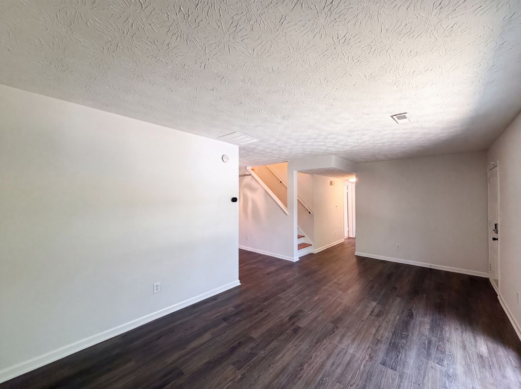 Photo 8 of 25 of 3808 Shane Ct, Ellenwood, GA