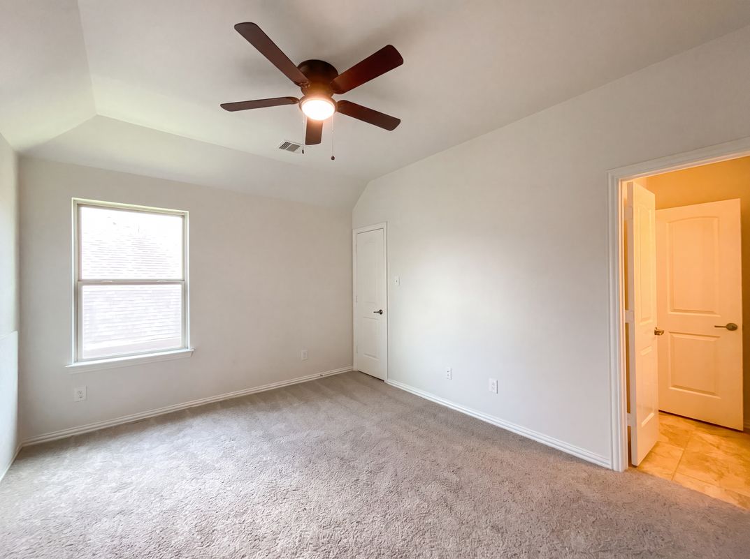 Photo 14 of 22 of 17118 Jetton Park Ln, Humble, TX