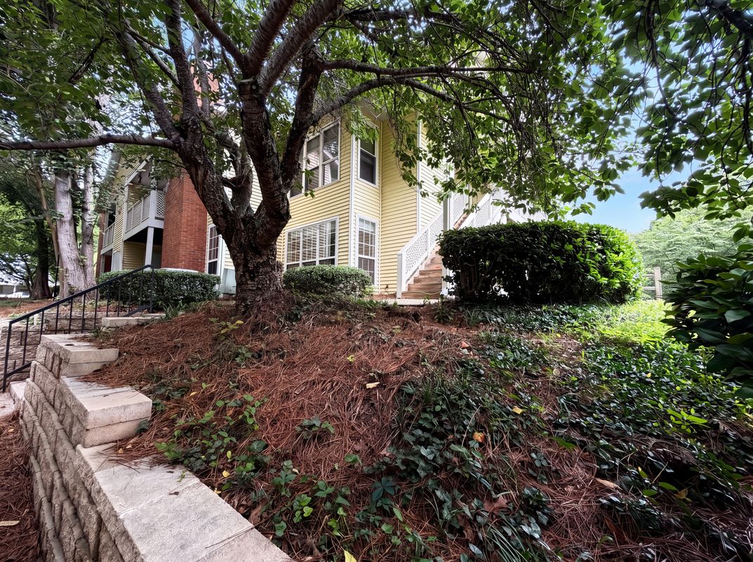 Photo 17 of 18 of 6818 Glenridge Dr, Atlanta, GA