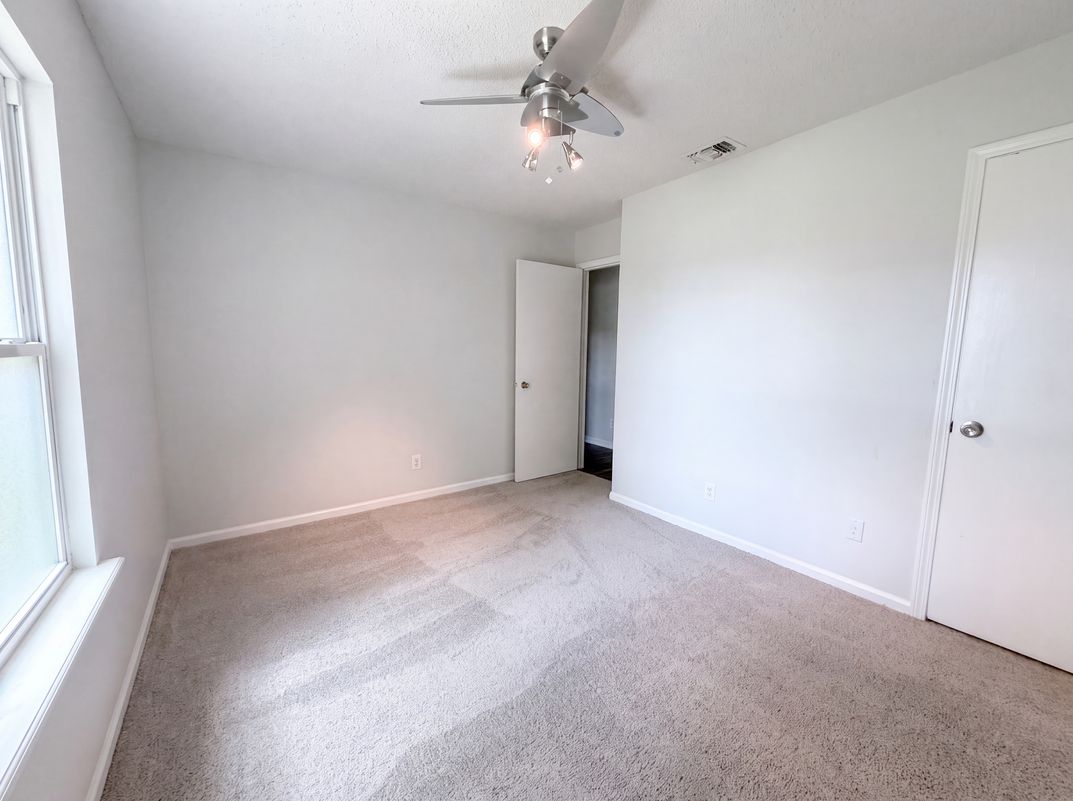 Photo 9 of 16 of 1832 Blarney Cir, Middleburg, FL