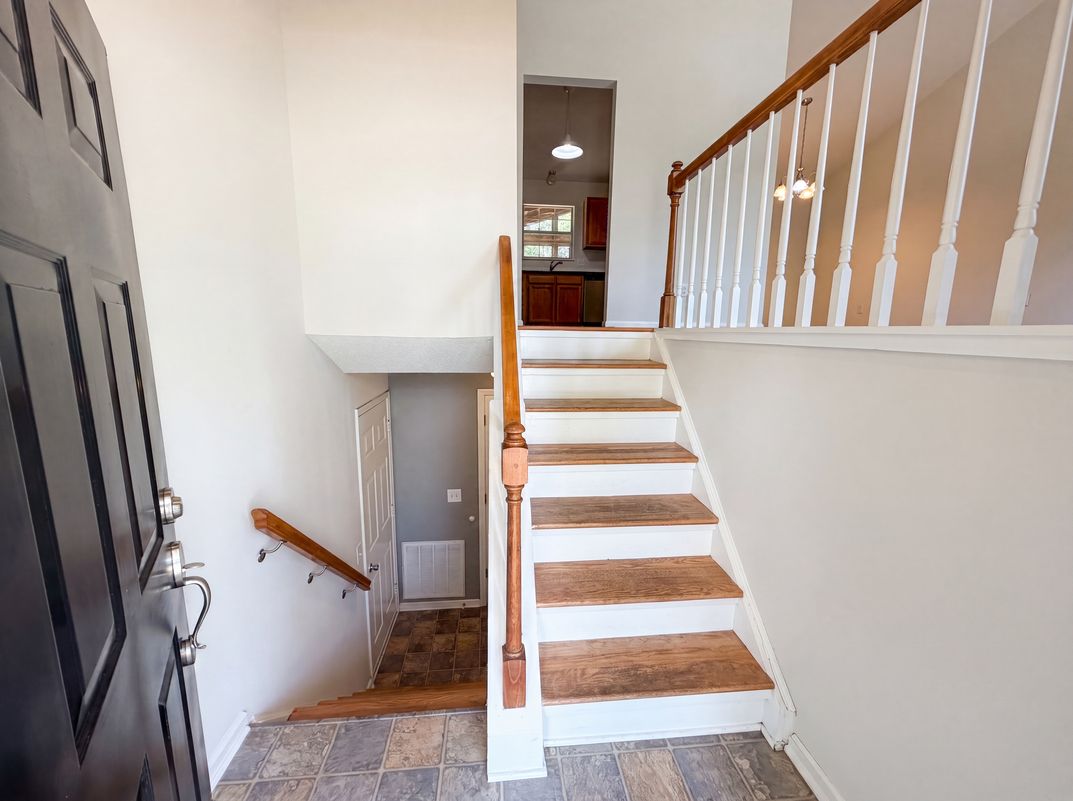 Photo 6 of 32 of 163 Stonewood Dr, West Columbia, SC