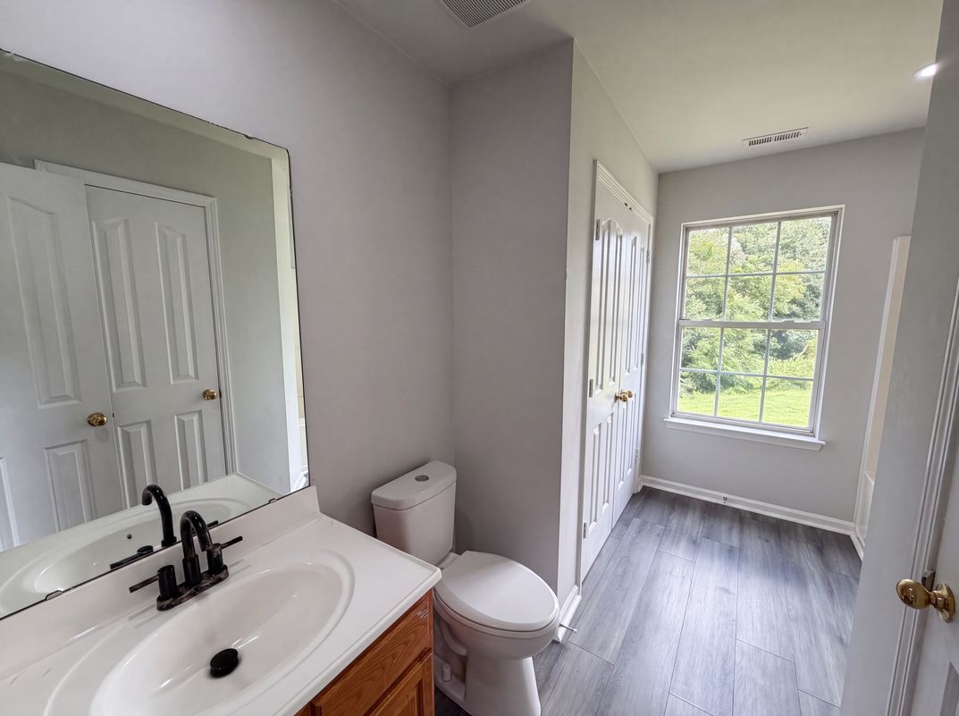 Photo 12 of 21 of 11220 Northwoods Forest Dr, Charlotte, NC