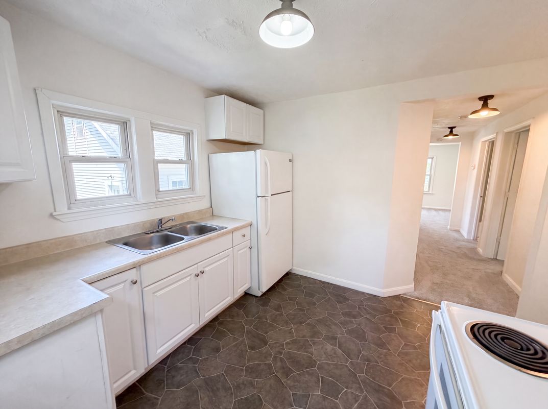 Photo 9 of 20 of 736 Bettes Ave, Akron, OH