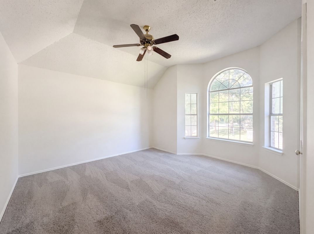 Photo 4 of 27 of 905 Ridgemont Dr, Allen, TX