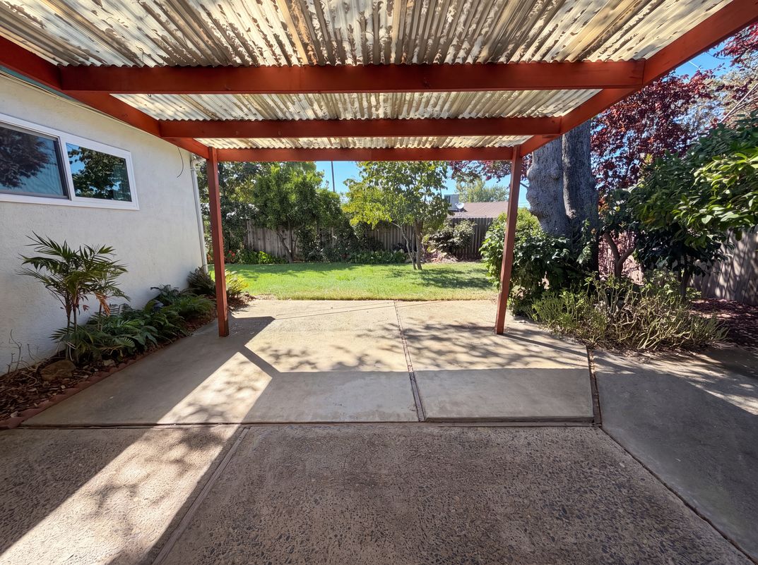 Photo 21 of 27 of 9630 Beachwood Dr, Orangevale, CA