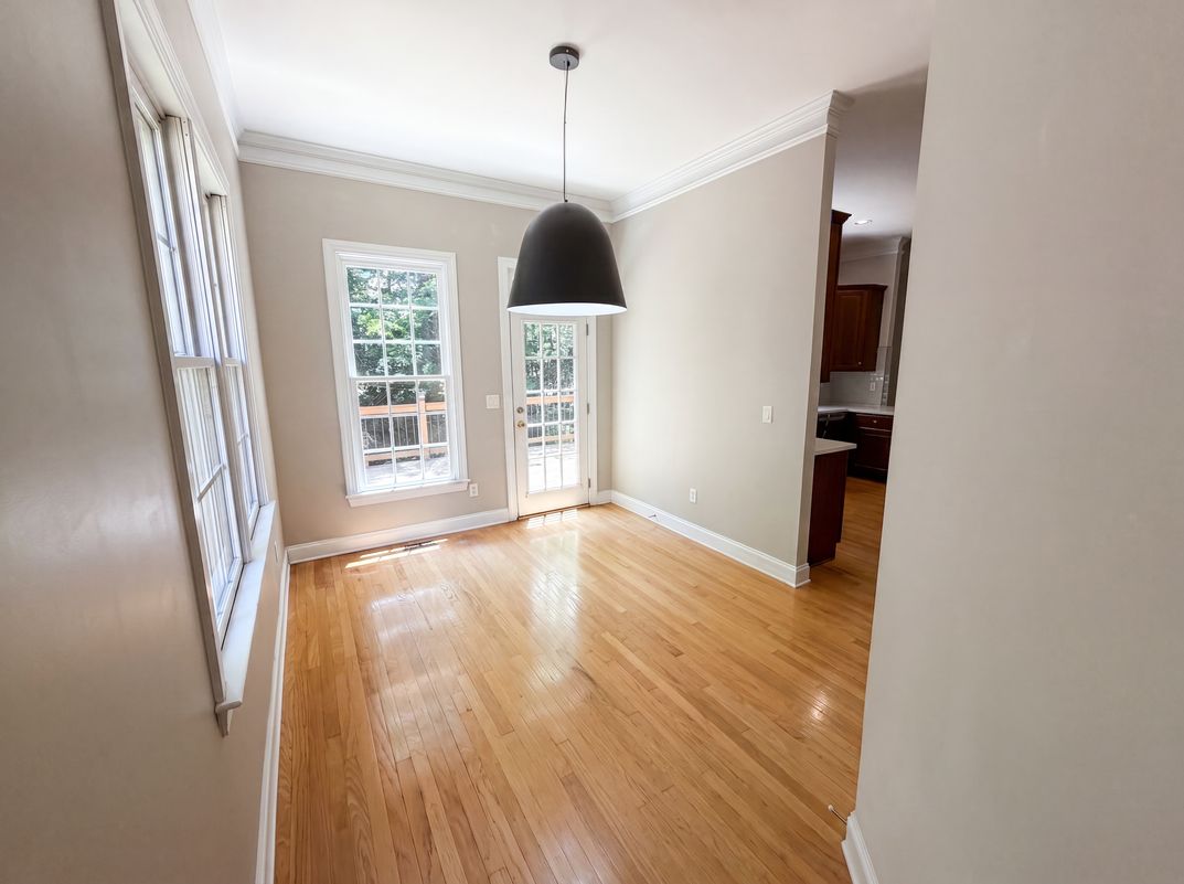 Photo 11 of 38 of 1231 Dunwoody Village Dr, Atlanta, GA