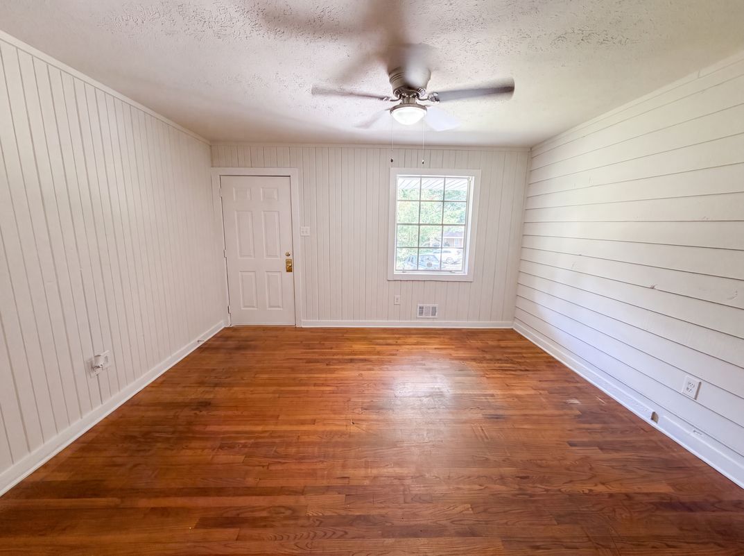 Property photo 3 of 1375 NW South Hicks Cir