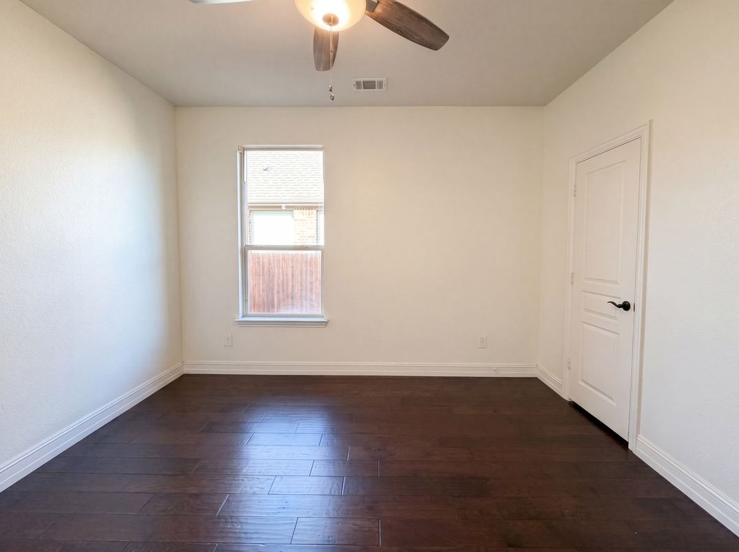 Photo 8 of 17 of 4416 Berry Ridge Ln, Frisco, TX