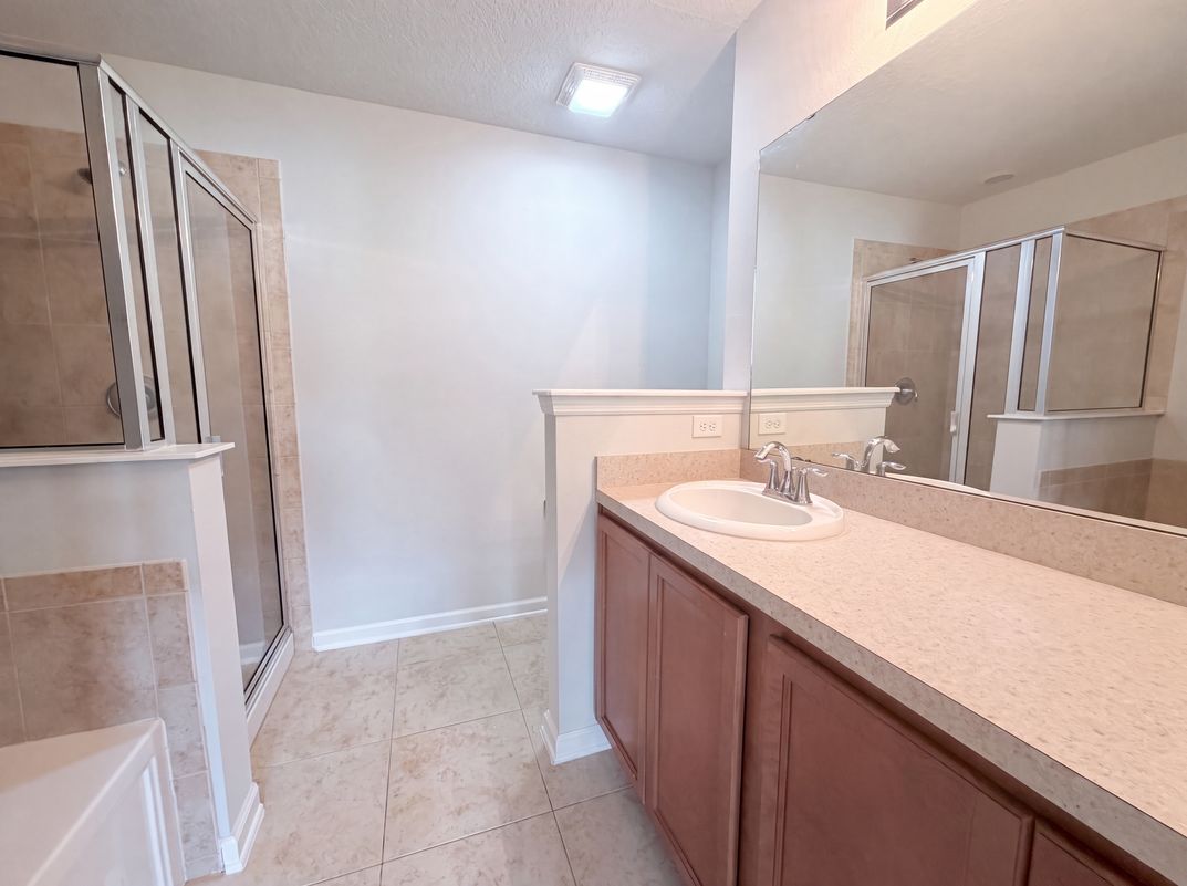 Photo 16 of 21 of 4220 Plantation Oaks Blvd, Orange Park, FL
