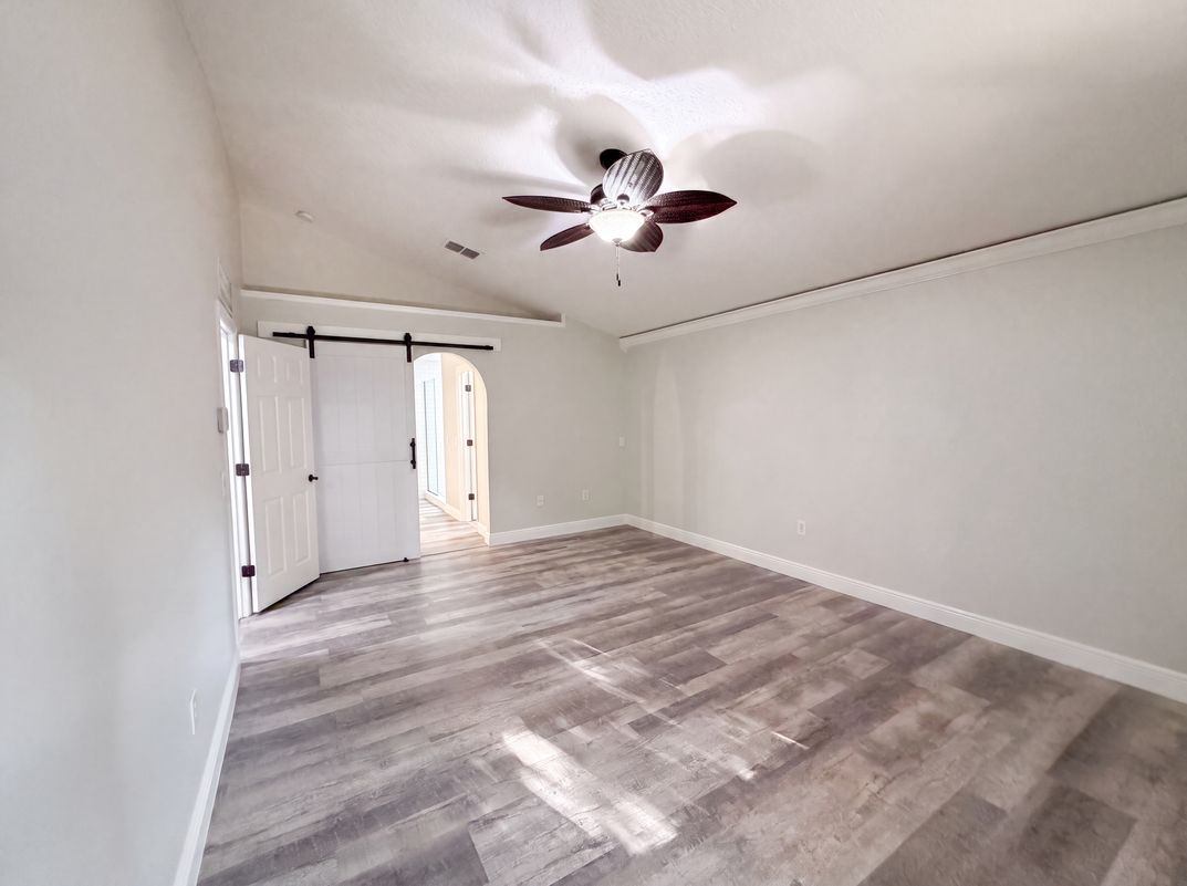 Photo 4 of 25 of 106 Cabrillo Dr, Groveland, FL