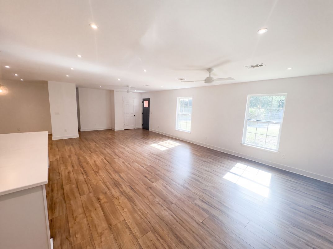Photo 10 of 26 of 1625 Windsor Dr, Waycross, GA