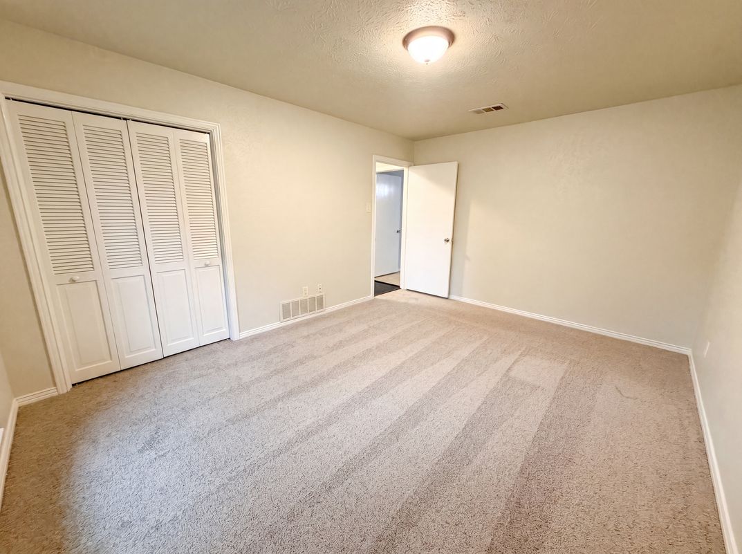 Photo 13 of 21 of 316 Brookwood Dr, Desoto, TX