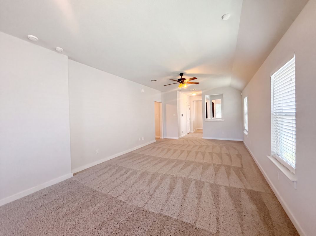 Photo 11 of 21 of 5909 Urbano Bnd, Round Rock, TX