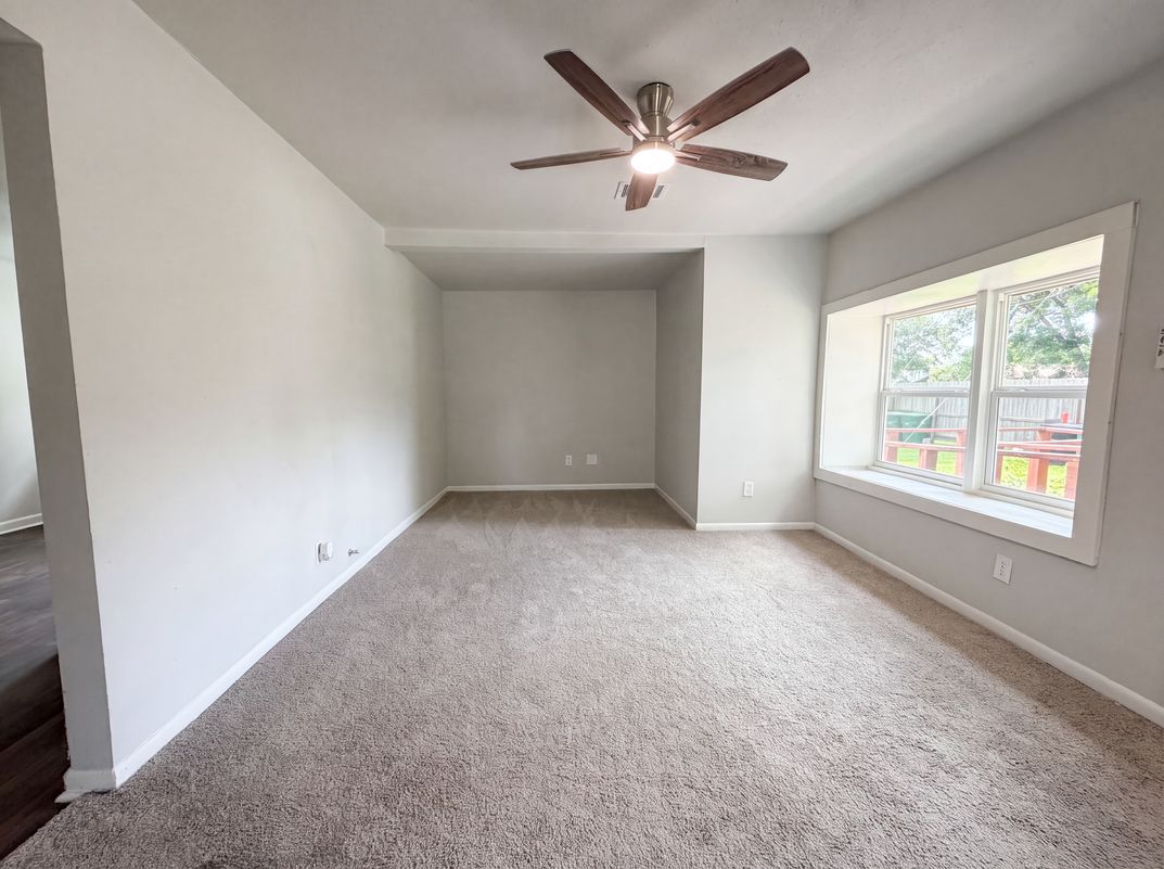 Photo 7 of 20 of 4214 E Toliver St, Houston, TX