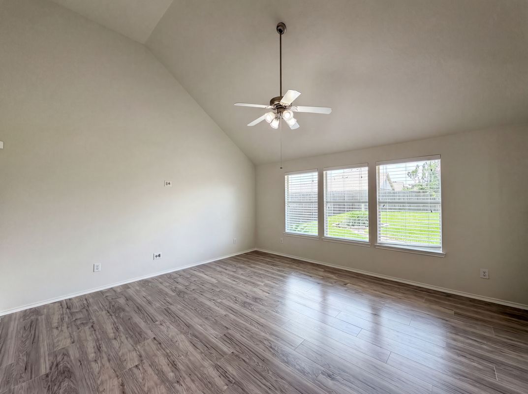 Photo 8 of 22 of 20615 Sandy Bay Ln, Katy, TX