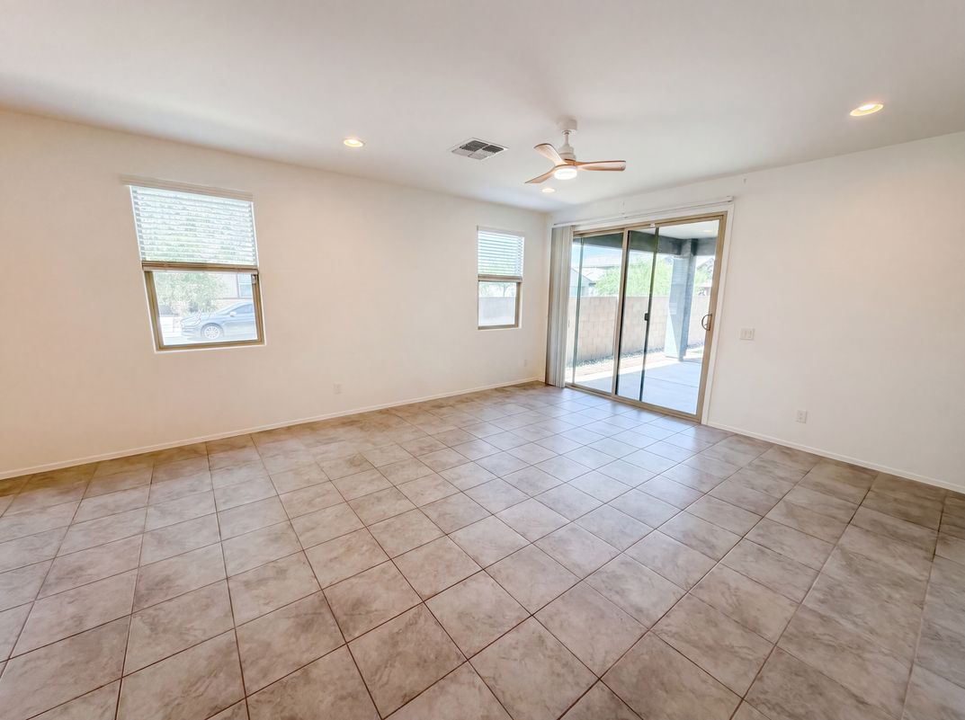 Property photo 3 of 12701 N Gibbs Ave