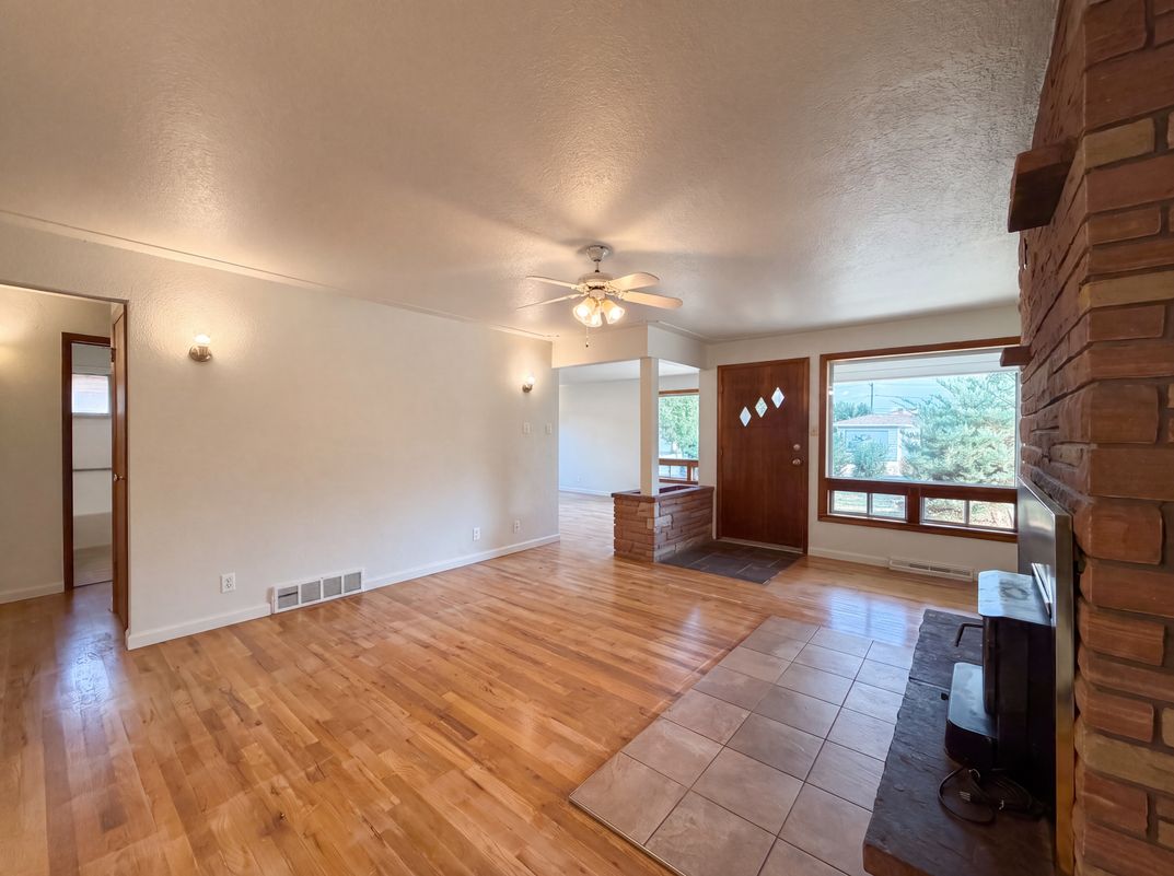 Photo 17 of 43 of 1535 W 15th St, Loveland, CO