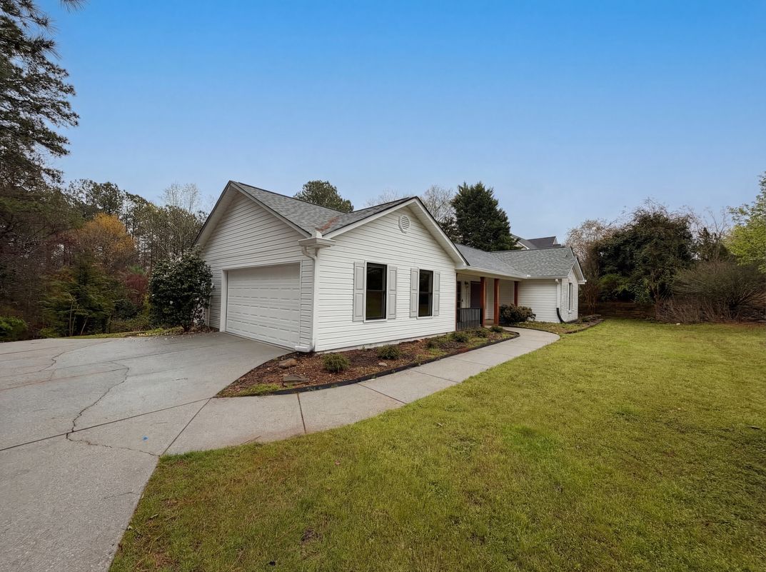 Photo 10 of 19 of 4241 Grady Smith Rd, Loganville, GA