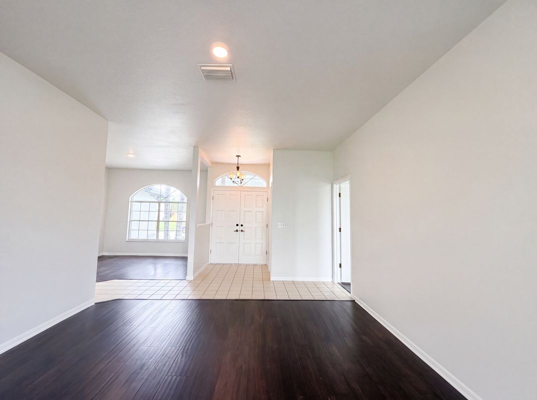 Photo 10 of 28 of 12919 Prestwick Dr, Riverview, FL