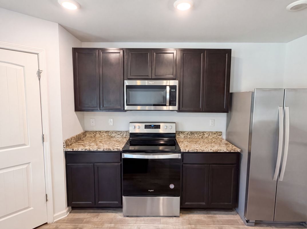 Photo 8 of 33 of 1300 Mills Cove Dr, Covington, GA