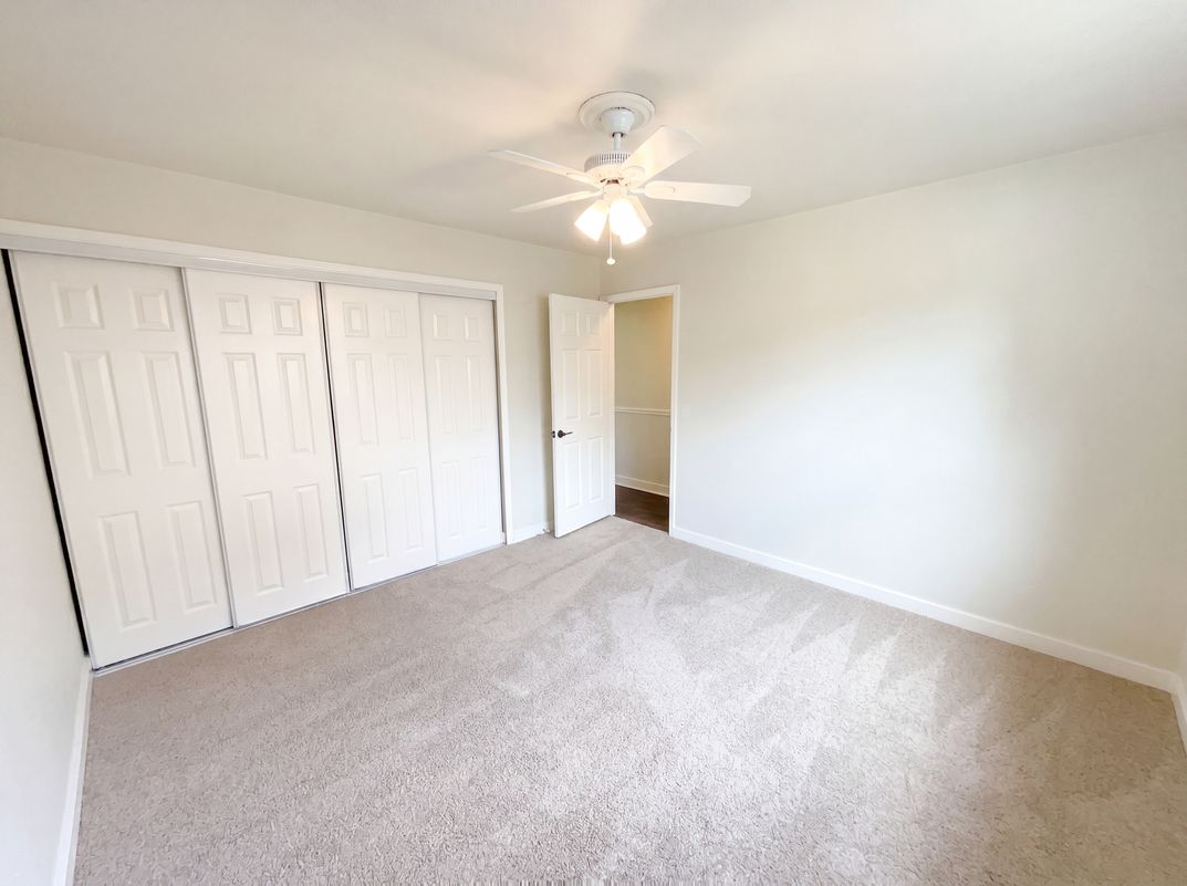 Photo 16 of 19 of 1154 S Ellison Dr, San Antonio, TX