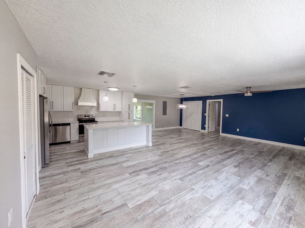 Photo 9 of 24 of 1044 E Lombardy Dr, Deltona, FL