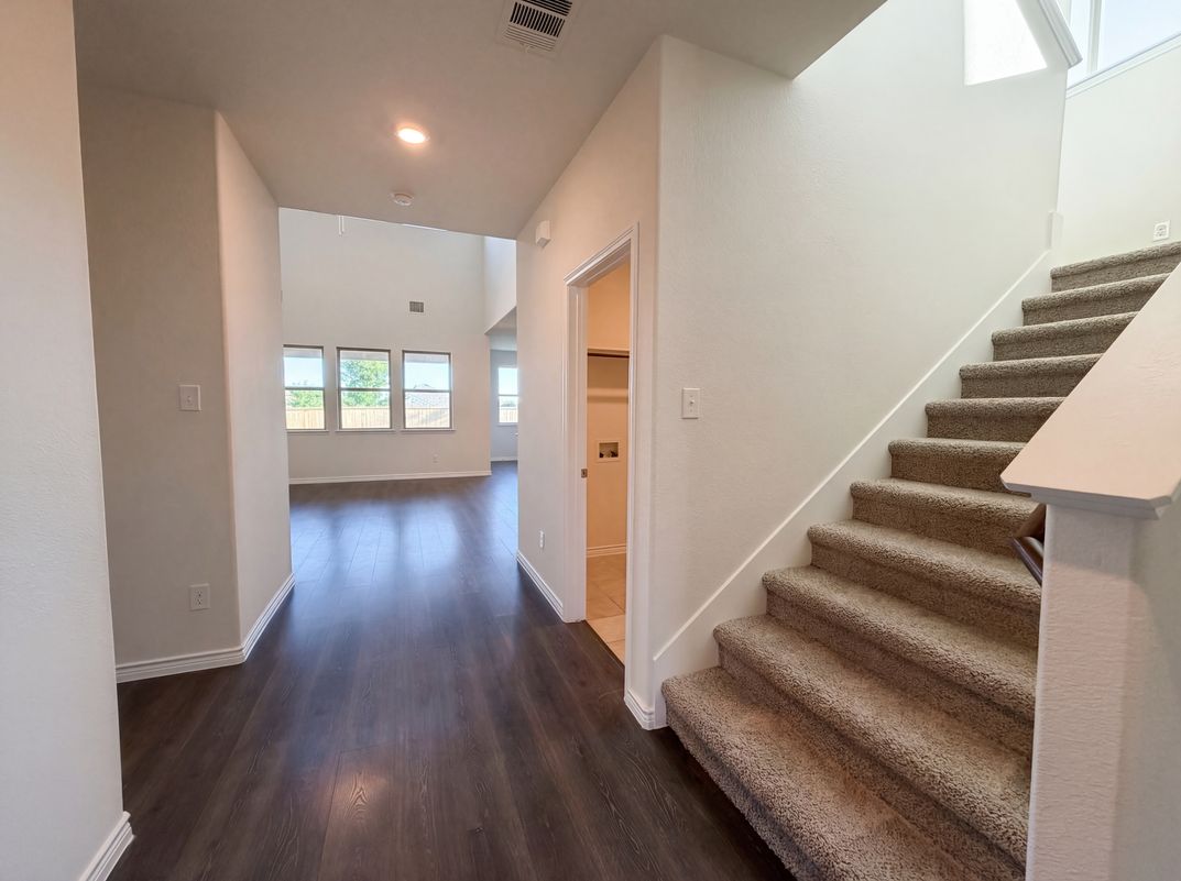 Photo 7 of 25 of 1012 Crepe Myrtle Ln, Anna, TX