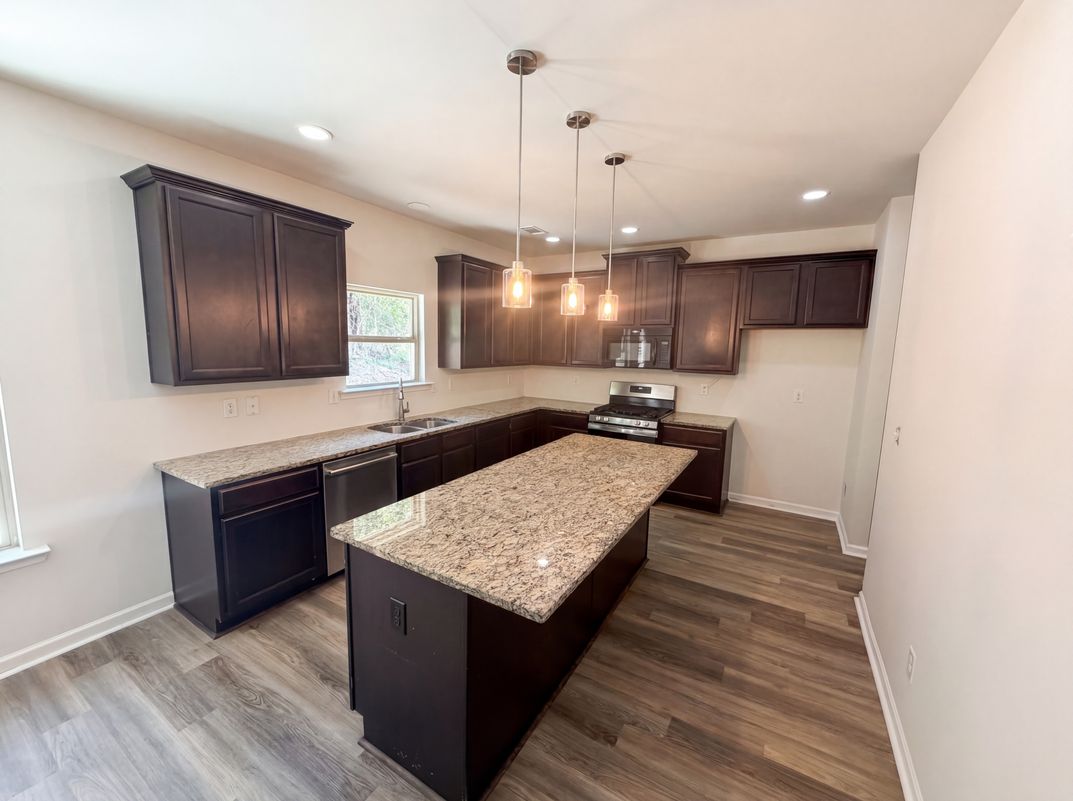 Property photo 2 of 5049 Saphire Ct