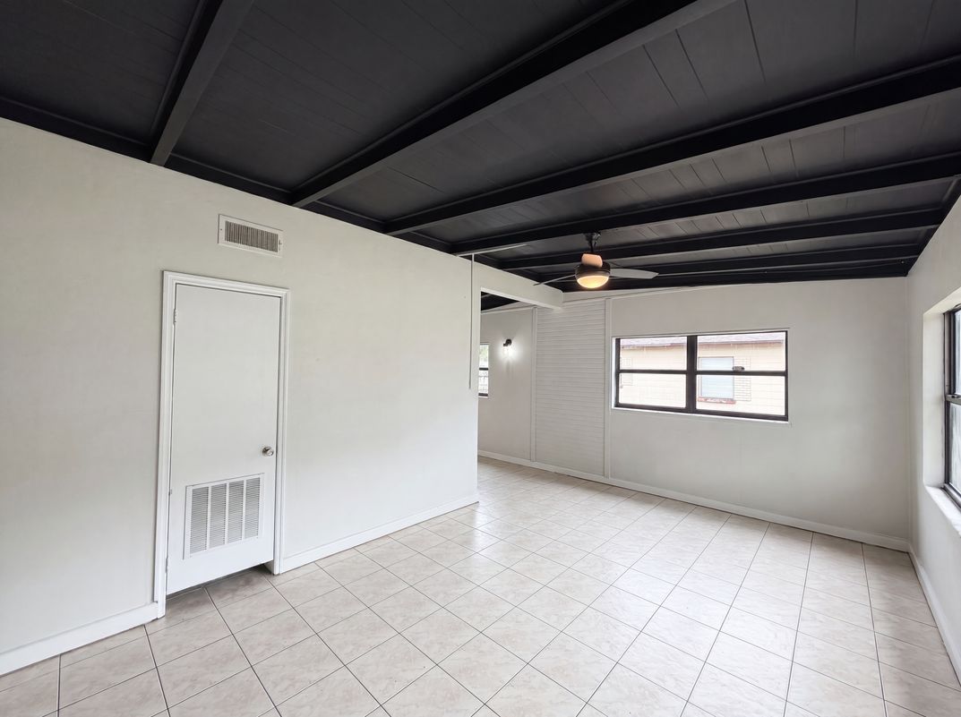 Photo 7 of 19 of 917 Golden Rule Ct N, Lakeland, FL