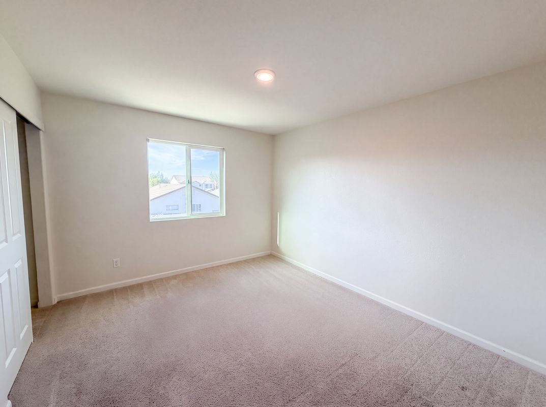 Photo 15 of 27 of 8224 Kossum Way, Elk Grove, CA