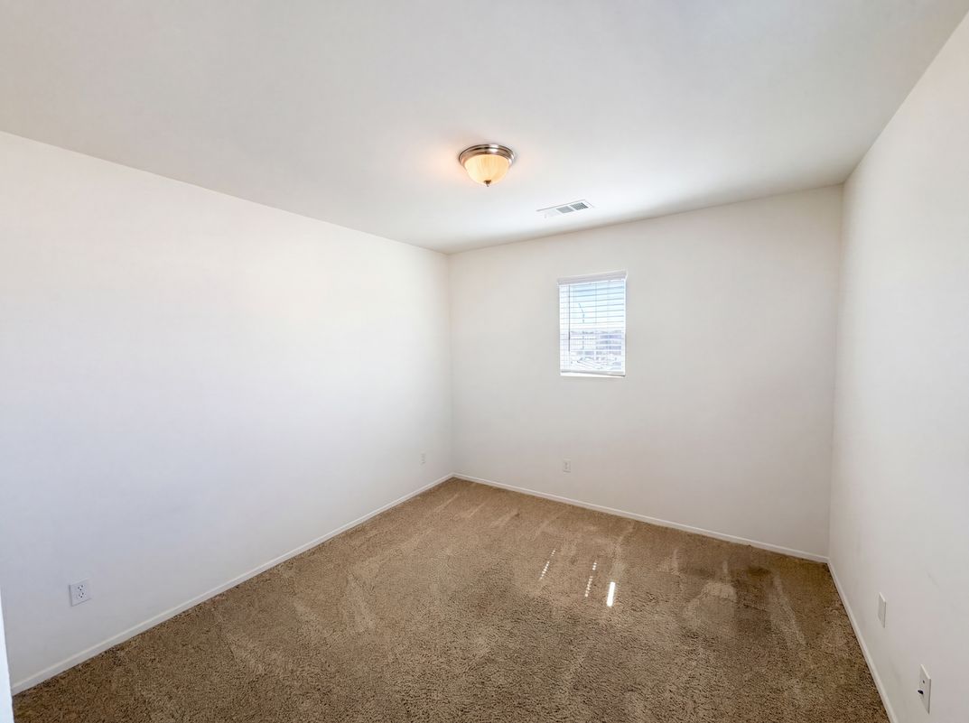 Photo 11 of 34 of 15110 Paseo Verde Pl, Victorville, CA