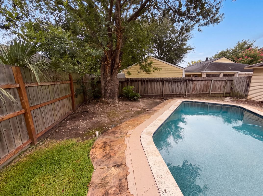 Photo 25 of 26 of 14923 Aspen Hills Dr, Houston, TX