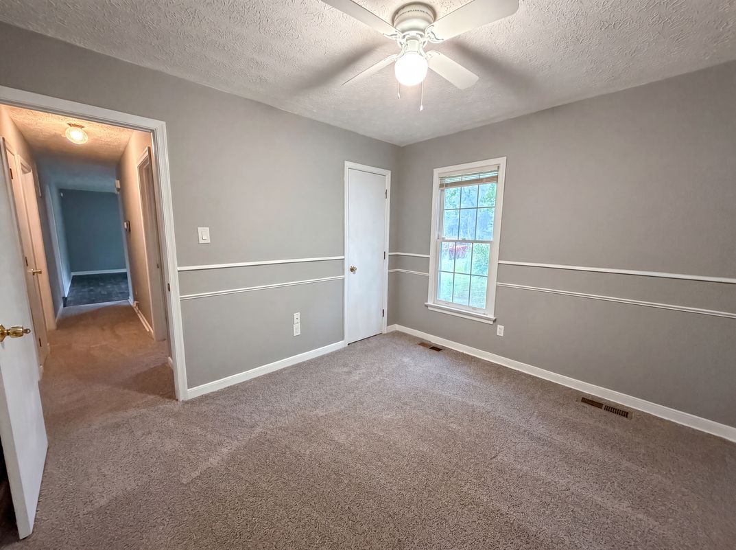 Photo 14 of 16 of 2700 Tipton St, South Chesterfield, VA