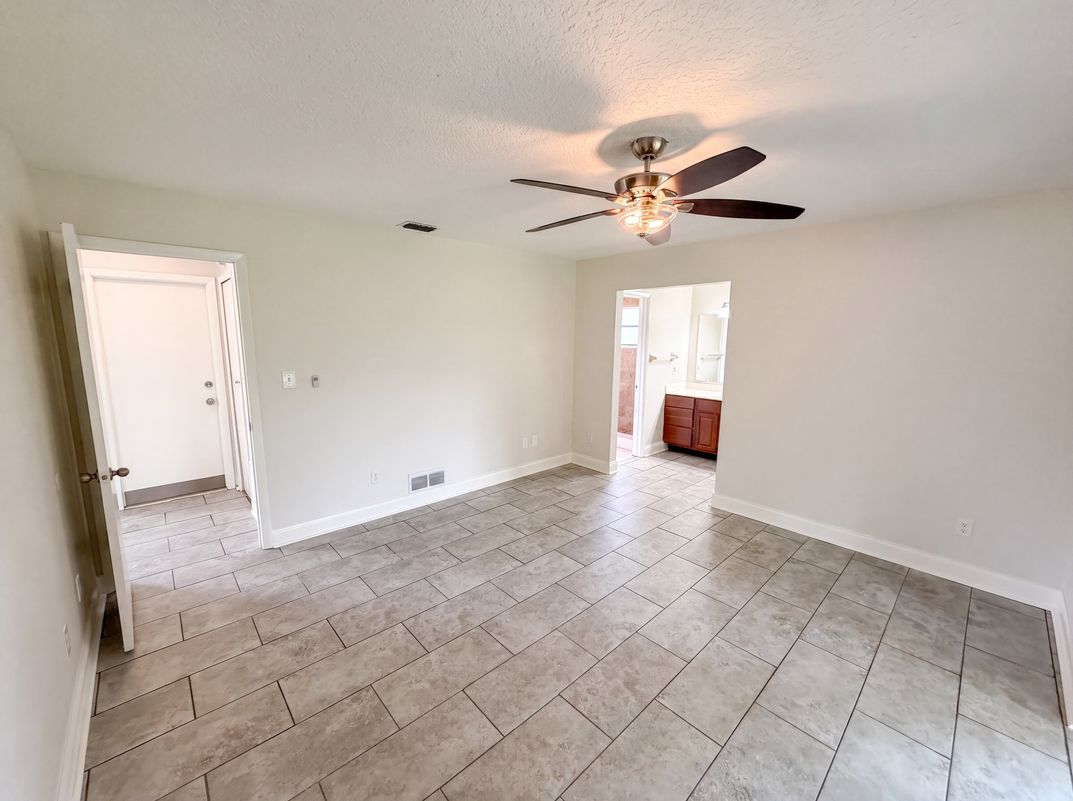 Photo 4 of 24 of 7026 Hammock Way, Winter Park, FL
