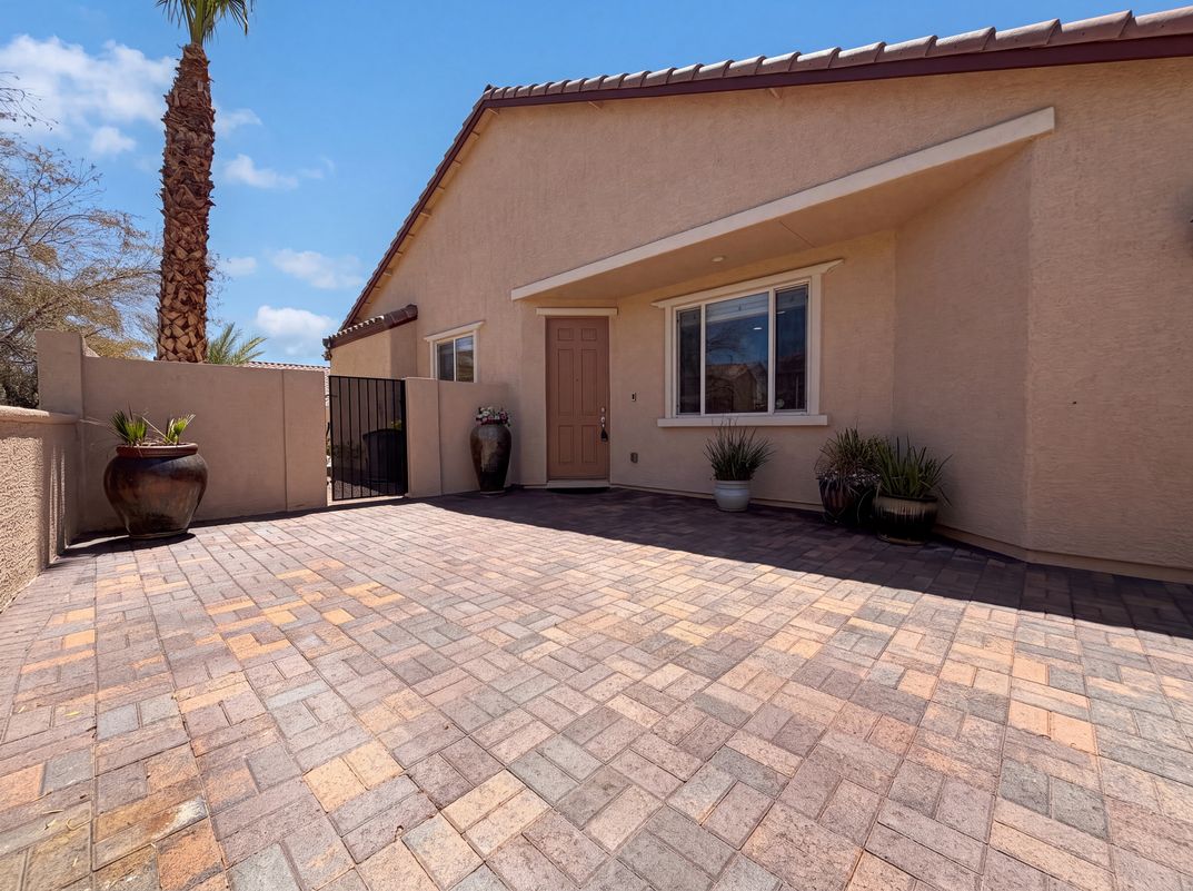 Photo 17 of 21 of 908 Baronet Dr, Las Vegas, NV