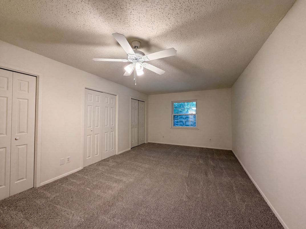 Photo 10 of 17 of 1713 Steinburg Ln, Fort Worth, TX