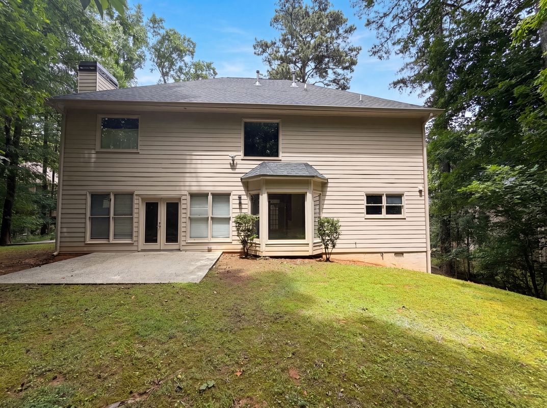 Photo 5 of 28 of 644 Laurel Wood Dr SW, Marietta, GA