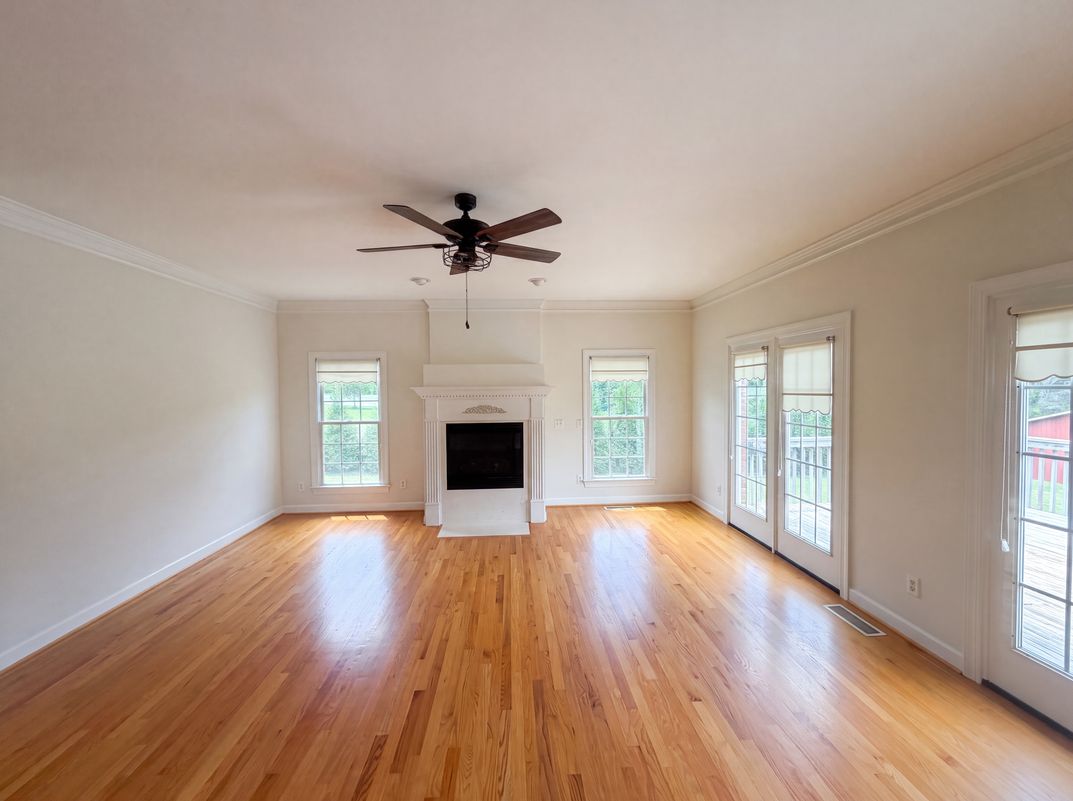 Photo 3 of 33 of 1345 Barker Dr, Randleman, NC