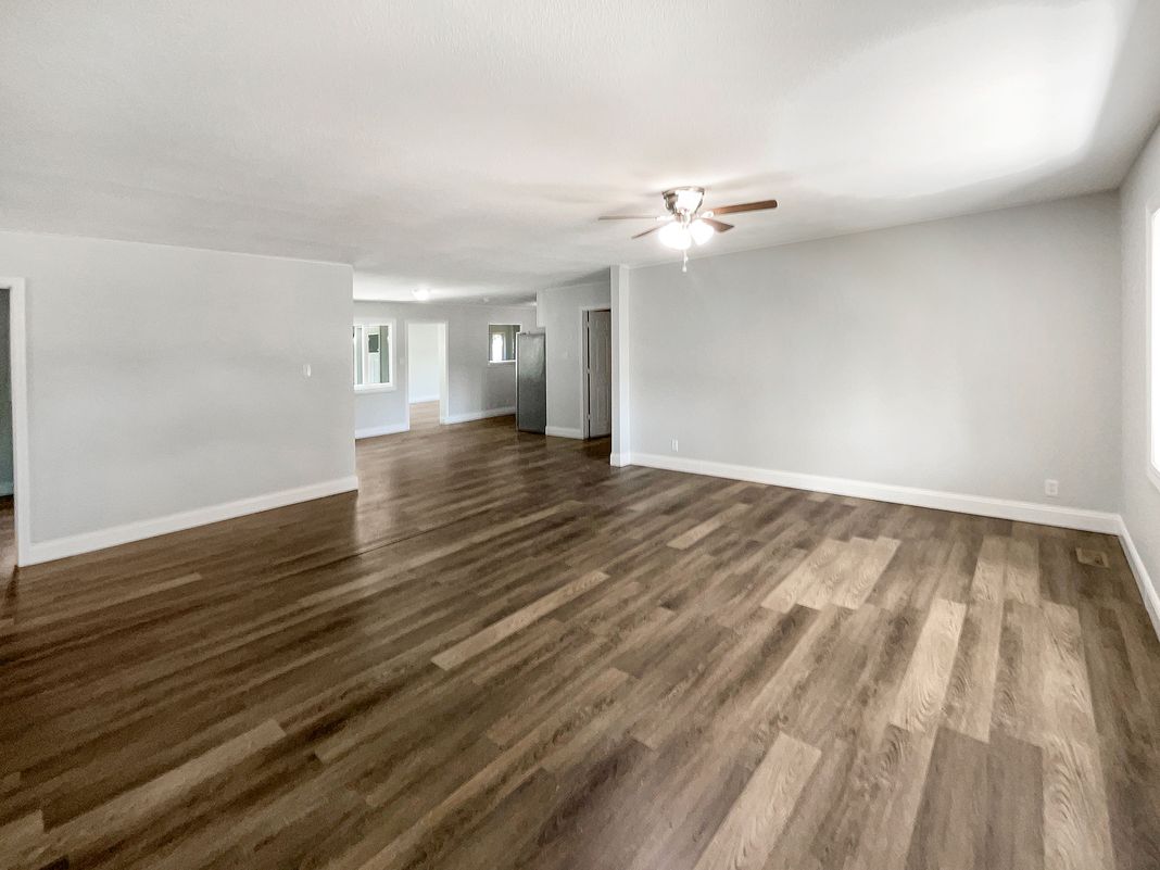 Photo 10 of 22 of 8040 Goldenrod Ct, Indianapolis, IN
