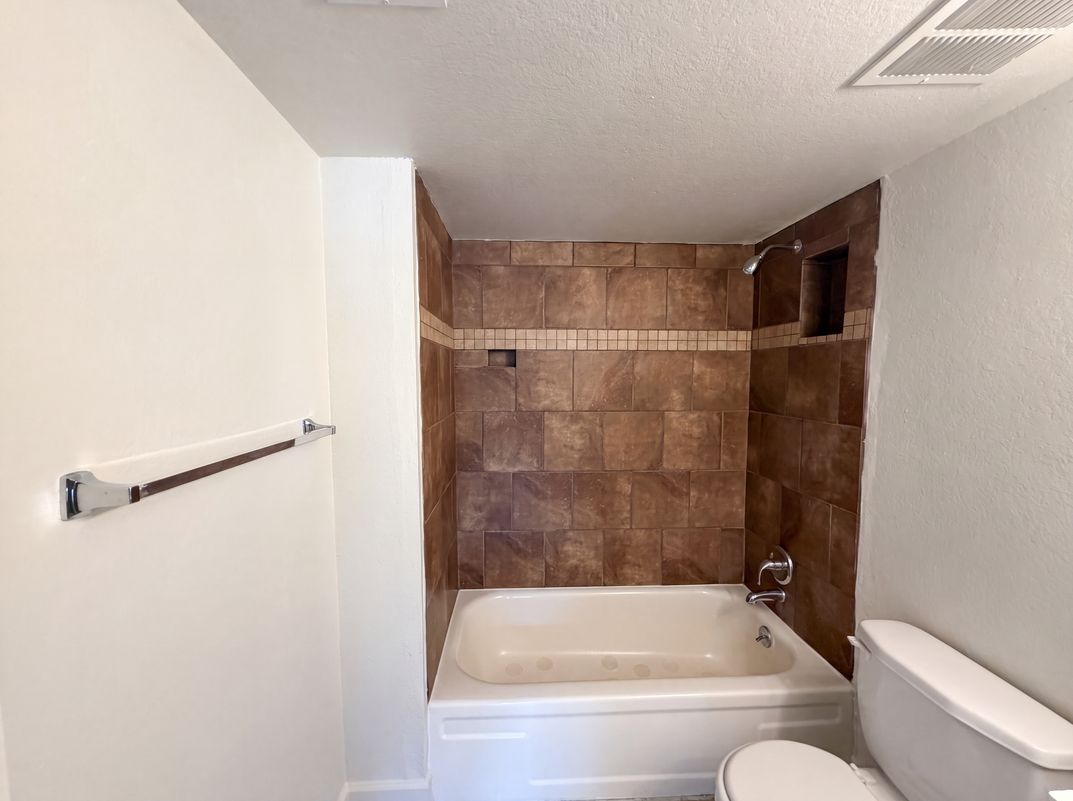 Photo 18 of 25 of 5908 W Calavar Rd, Glendale, AZ