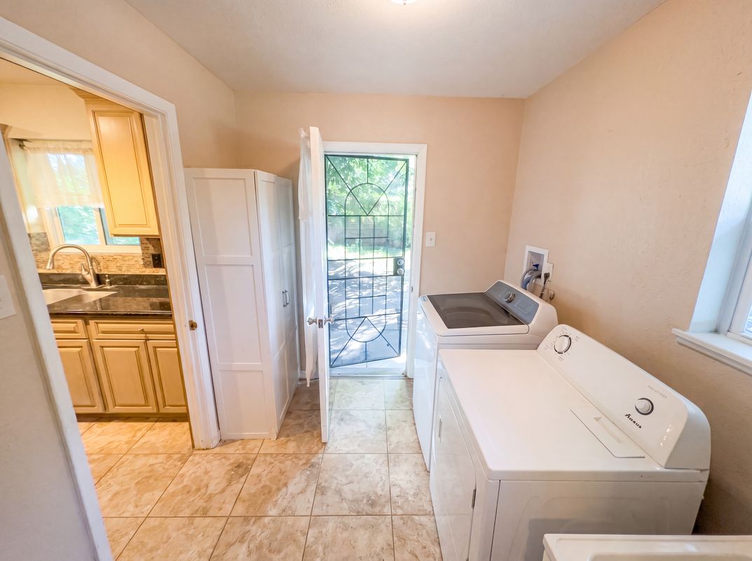 Photo 9 of 26 of 5310 Mimosa Ln, Las Cruces, NM