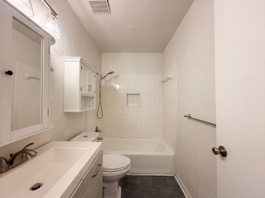 Photo 11 of 16 of 1803 Frontier Trl, Round Rock, TX