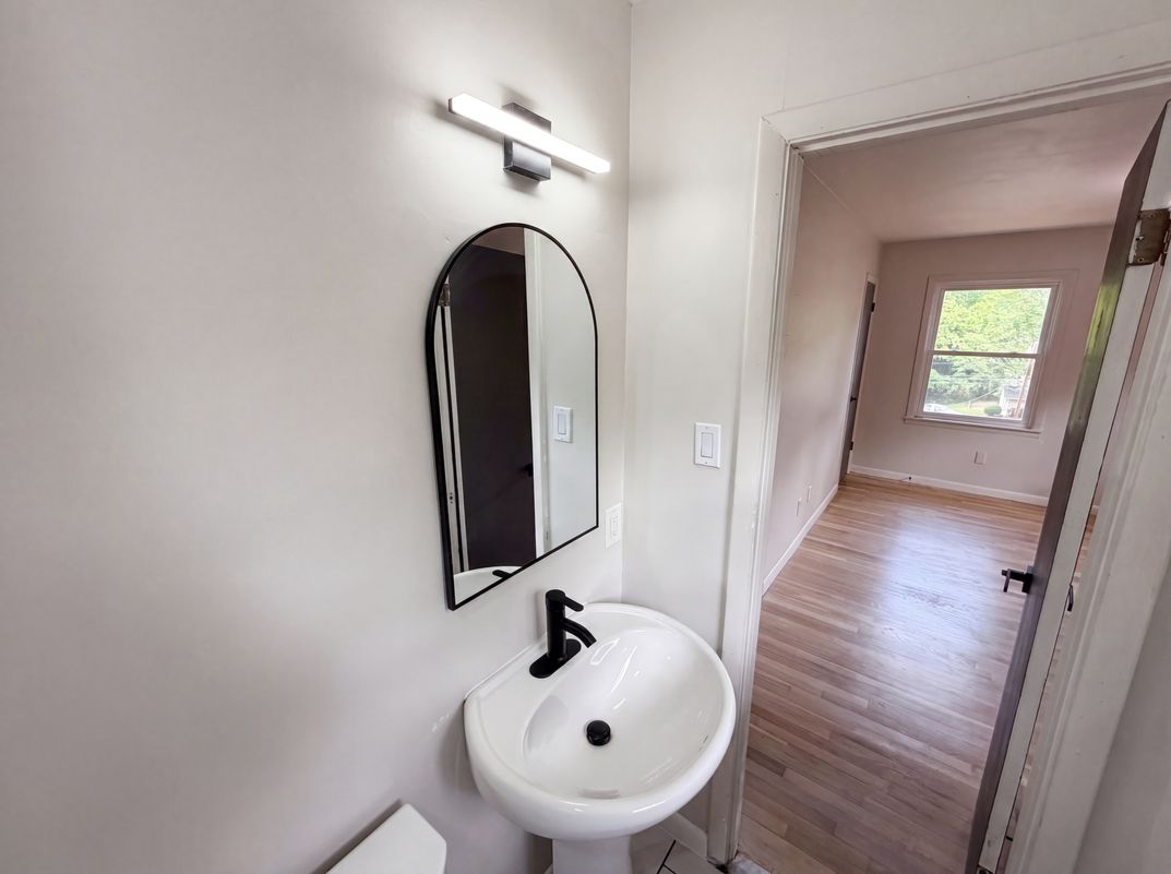 Photo 23 of 30 of 3807 Greenhill Dr, Atlanta, GA