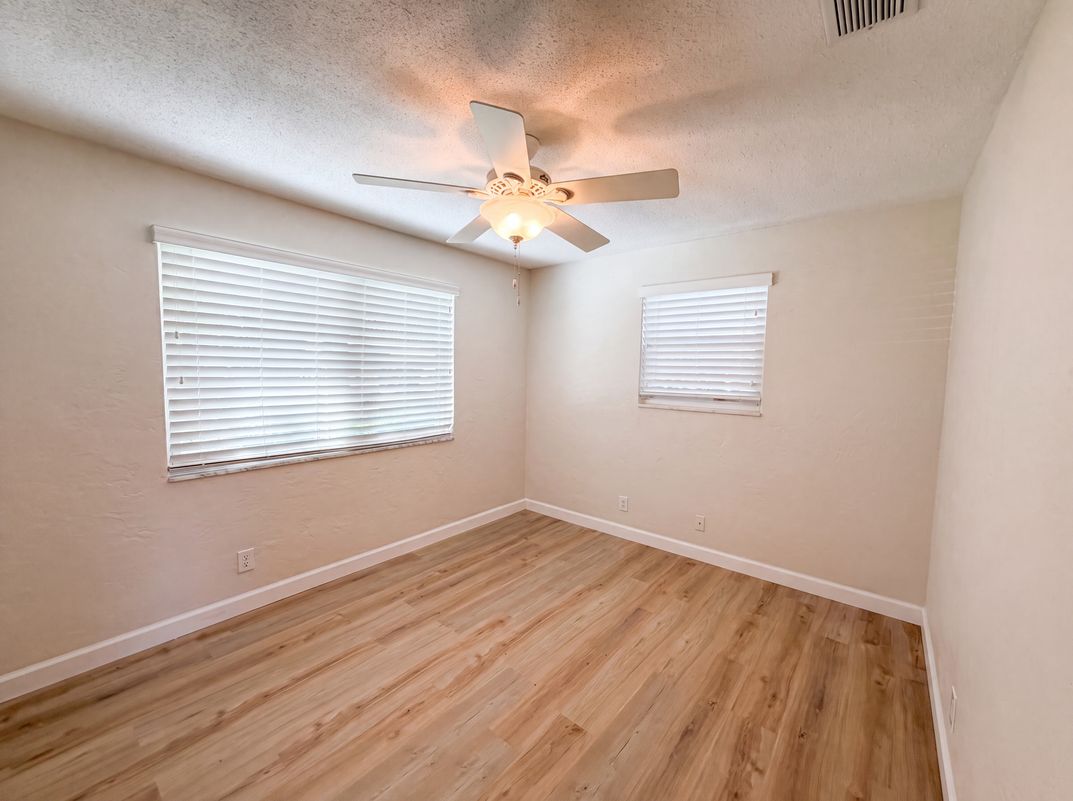 Photo 15 of 21 of 624 Sherman Rd, South Daytona, FL