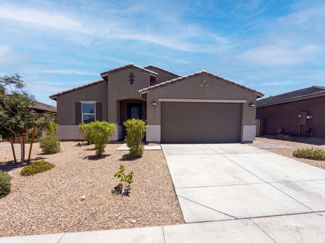 Property photo 1 of 20319 N 224th Dr
