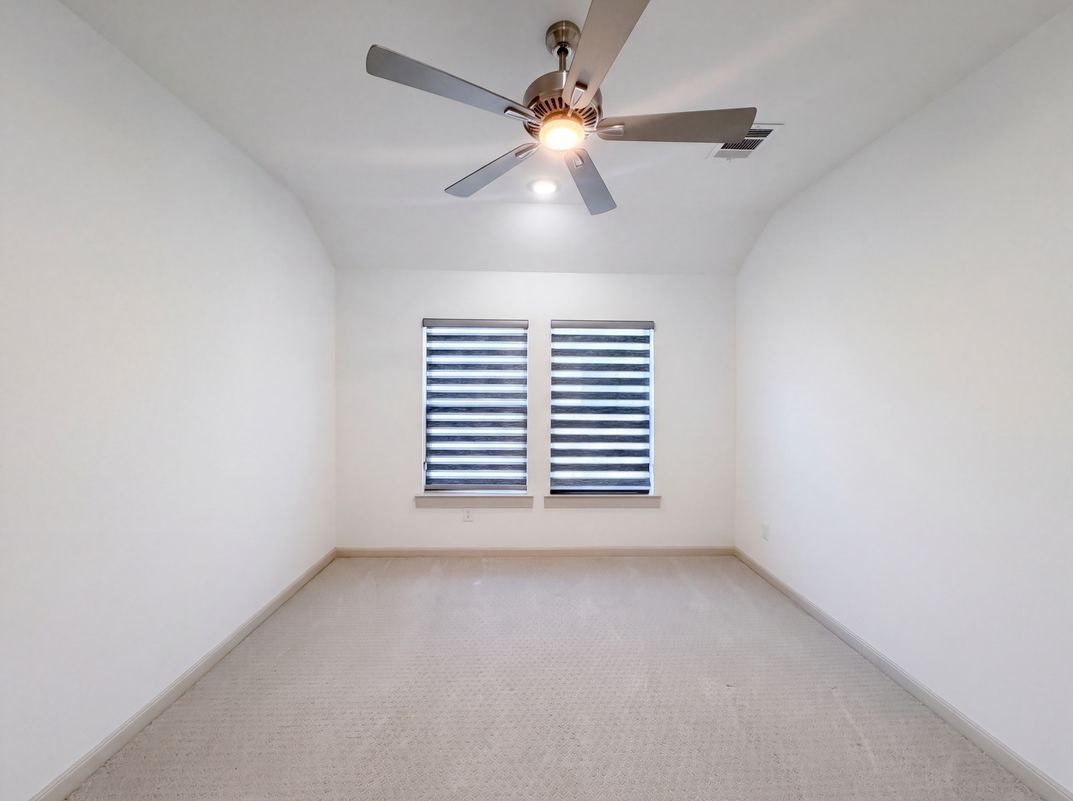 Photo 14 of 28 of 9694 Brackenfield Ln, Frisco, TX